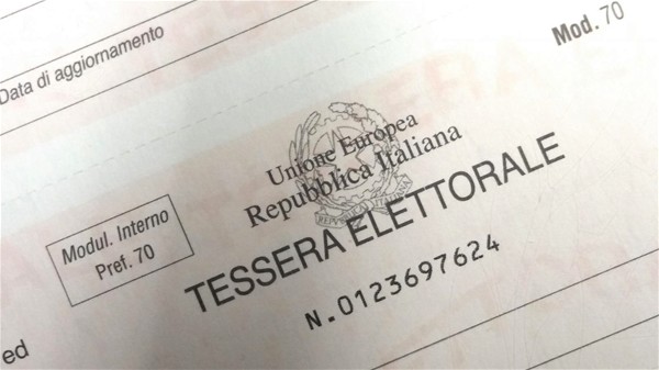 Consegna tessere elettorali